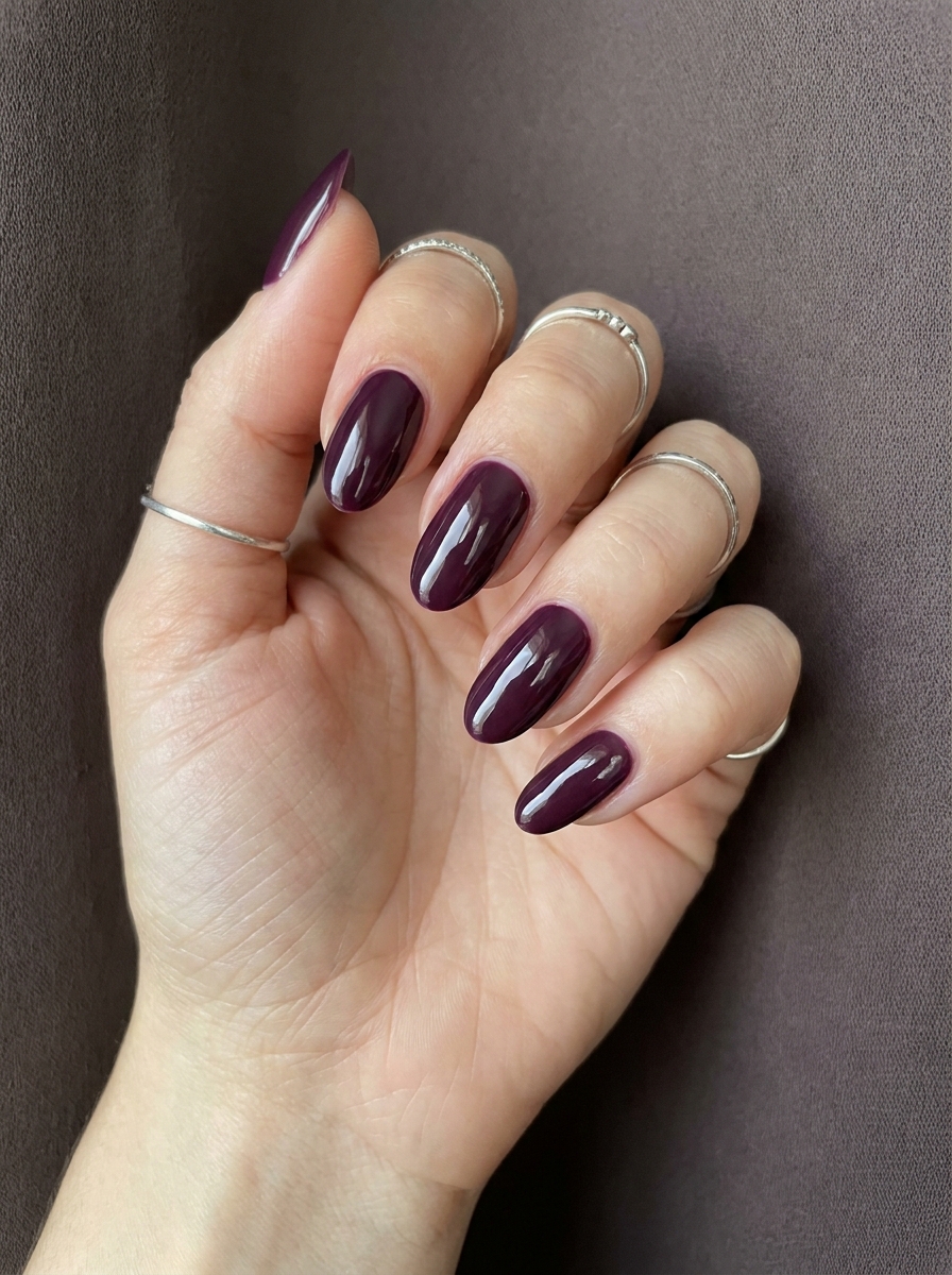 Dark Plum Vampire Nails als Vampire Nägel Inspiration 2026
